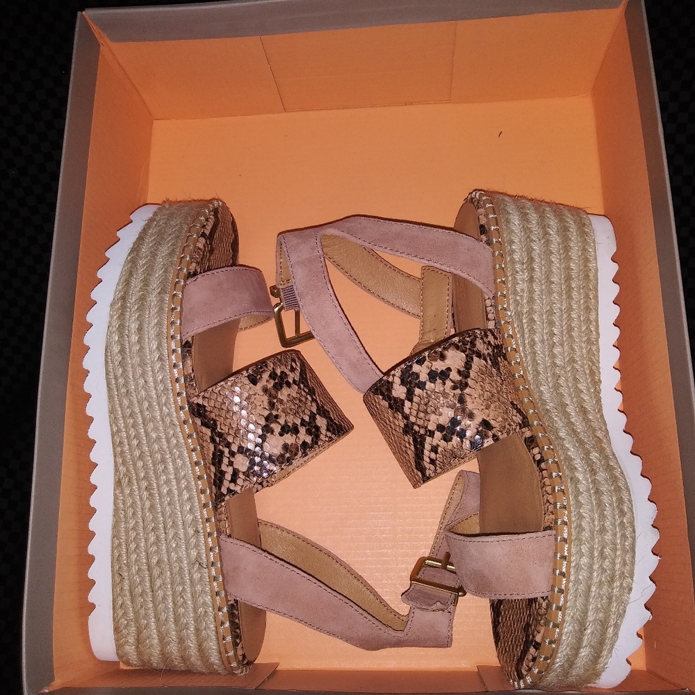 Heel - Picture 2 of 3